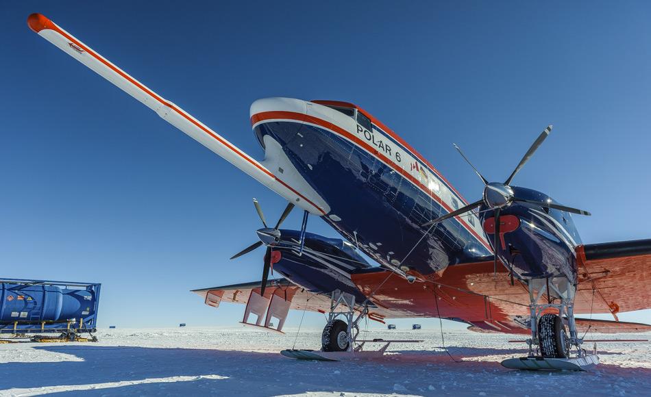 Forschungsflugzeuge wie hier die Polar 6 werden in der Antarktis im Einsatz sein. Mit ihrer Hilfe kann die Topographie unter dem Eis bestimmt werden. (Bild: Martin Leonhardt, AWI)